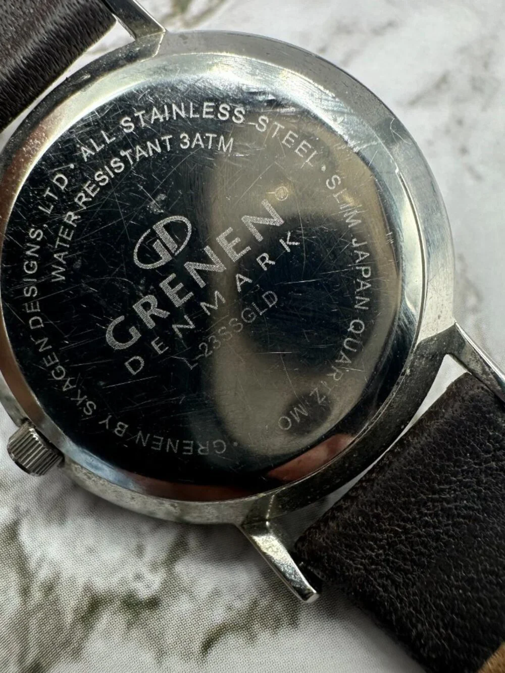 Grenen Watch Women Silver Tone Date Window Round Dial 28MM Brown Band Works 8.5